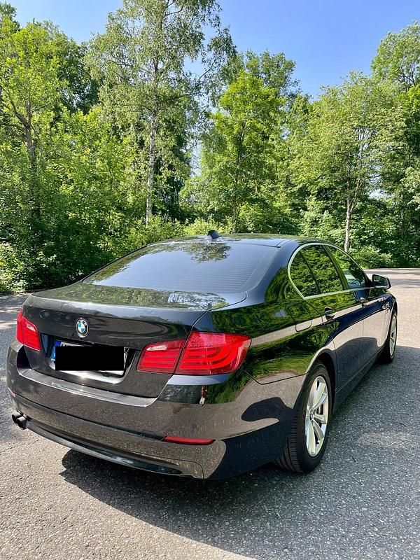Gebraucht BMW 528 258 PS (189 kW) 2011 Schwarz Limousine
