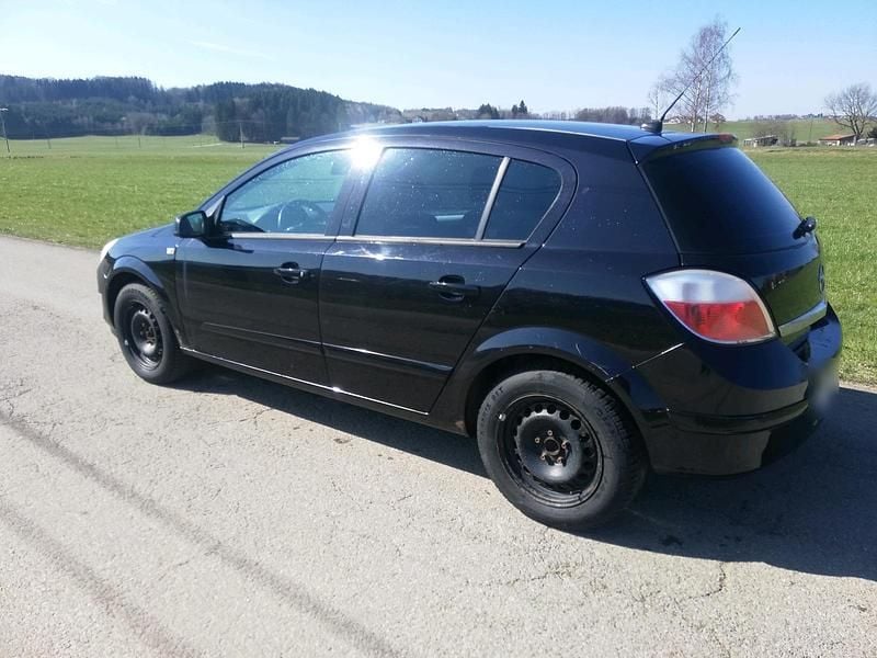 Gebraucht Opel Astra 90 PS (66 kW) 2007 Schwarz Limousine