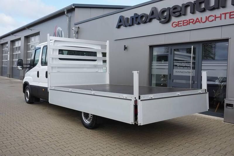 Gebraucht Iveco Daily 175 PS (128 kW) 2022 Weiß Van / Kleinbus