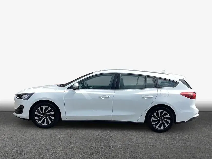 Gebraucht Ford Focus Titanium 116 PS (85 kW) 2023 Frostweiß Kombi