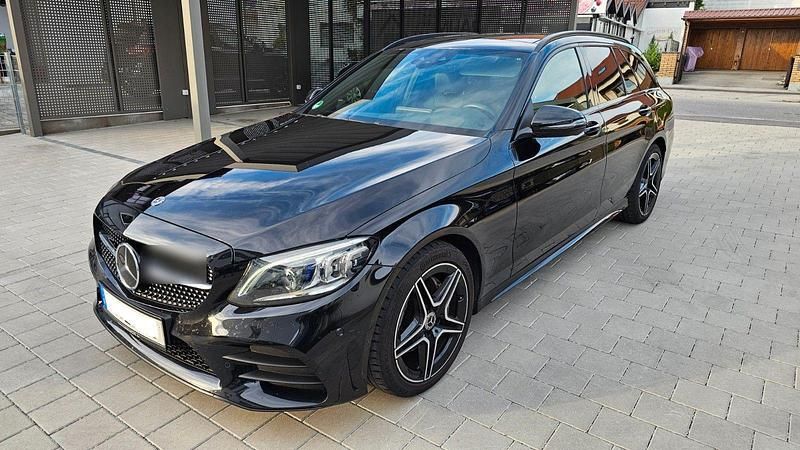 Schwarz Gebraucht 2019 Mercedes C220 Kombi | 27.990 € (Etwas zu teuer) - Bild 1/4