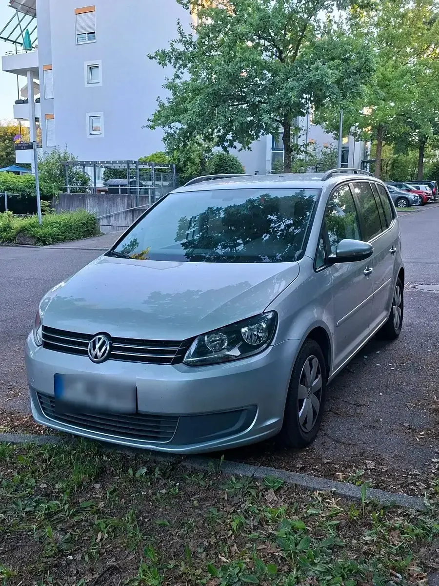 Gebraucht VW Touran 140 PS (102 kW) 2011 Silber Van / Kleinbus