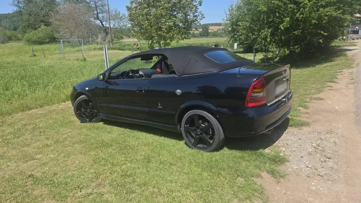Gebraucht Opel Astra Cabriolet 152 PS (111 kW) 2002 Schwarz Cabrio