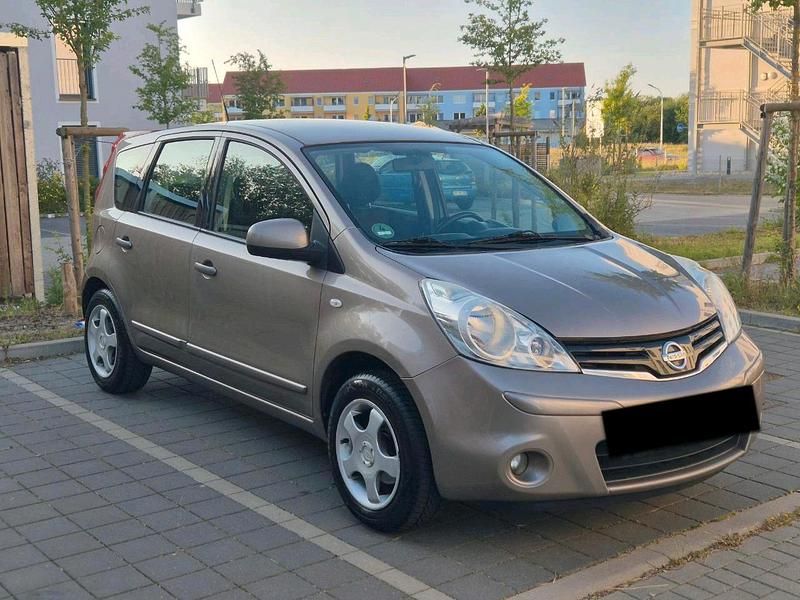 Braun Gebraucht 2011 Nissan Note Van / Kleinbus | 3.500 € (Etwas zu teuer) - Bild 1/4