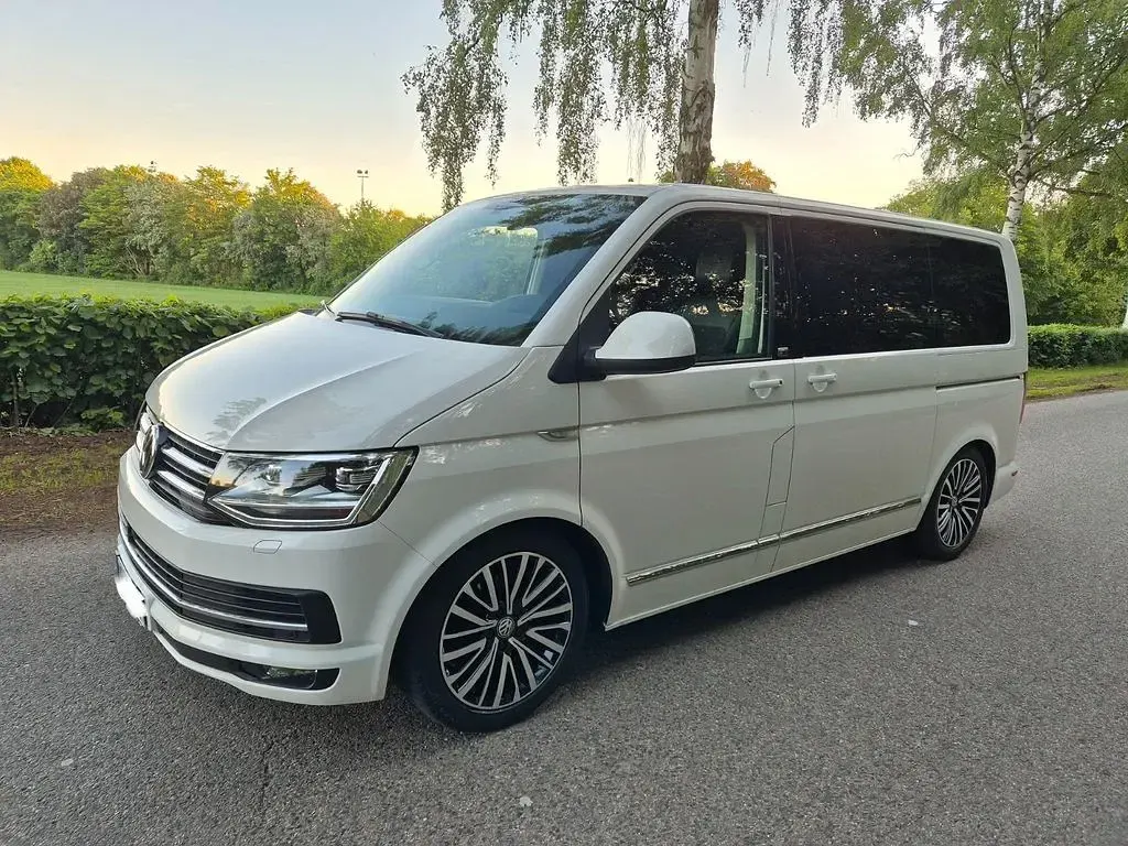Gebraucht VW Multivan Generation Six 150 PS (110 kW) 2017 Weiß Van / Kleinbus