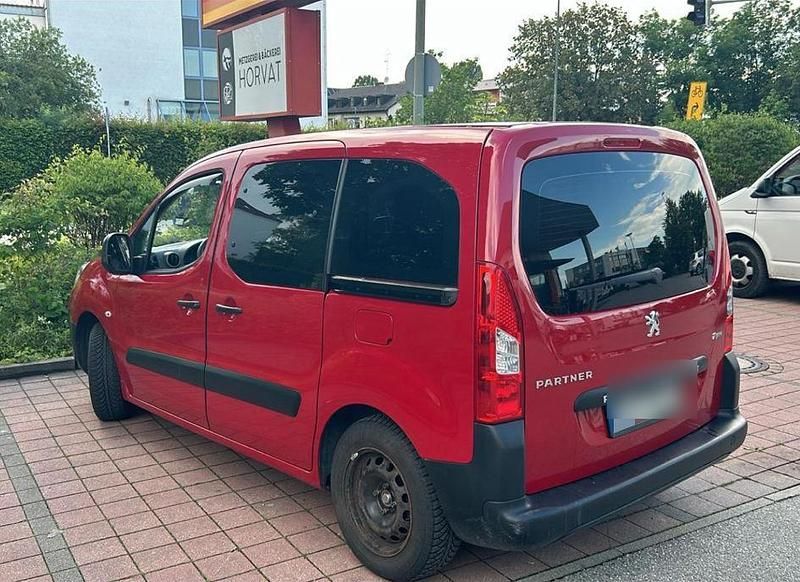 Rot Gebraucht 2009 Peugeot Partner Tepee Van / Kleinbus | 5.800 € (Fairer Preis) - Bild 1/4