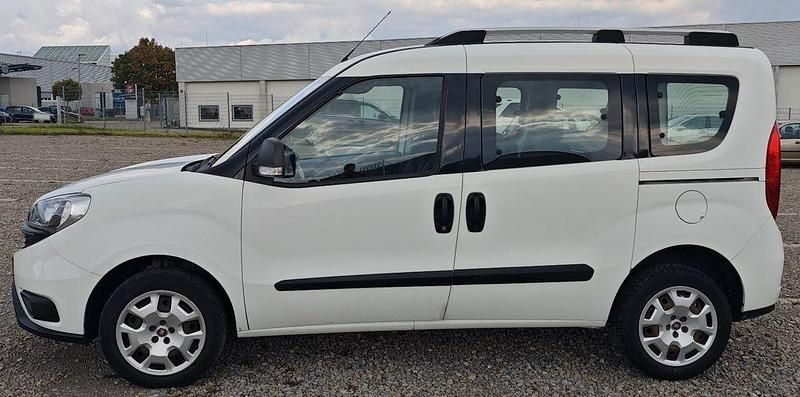 Weiß Gebraucht 2016 Fiat Doblò Pop Van / Kleinbus | 6.000 € (Guter Preis) - Bild 1/4