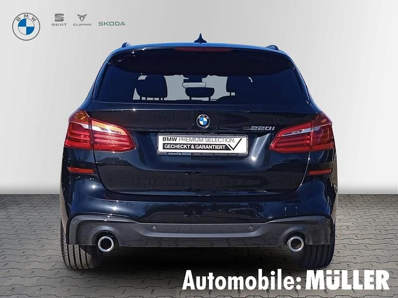Gebraucht BMW 220 Active Tourer M Sport 178 PS (130 kW) 2022 Schwarz Van / Kleinbus