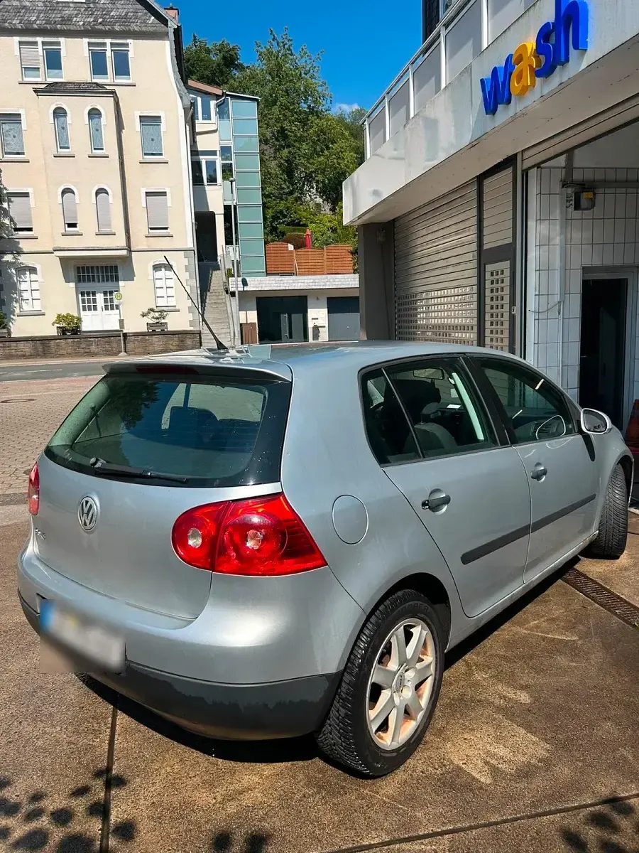 Gebraucht VW Golf V 75 PS (55 kW) 2005 Silber Kleinwagen