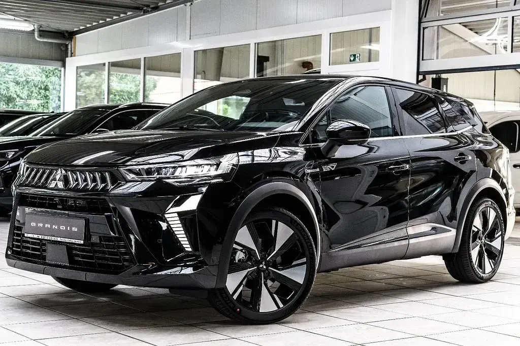 Neu Mitsubishi Grandis Edition 158 PS (116 kW) 2025 Schwarz SUV