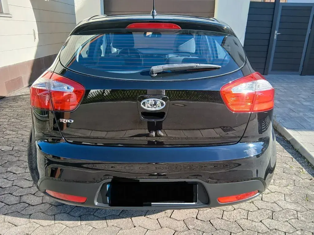 Gebraucht Kia Rio Spirit 86 PS (63 kW) 2011 Schwarz Limousine