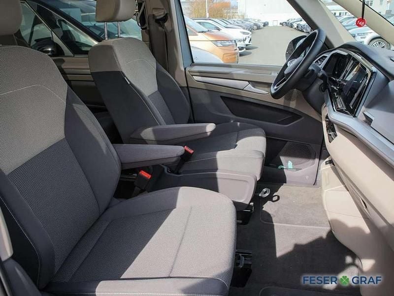 Gebraucht VW Multivan Life 150 PS (110 kW) 2024 Monosilber metallic Van