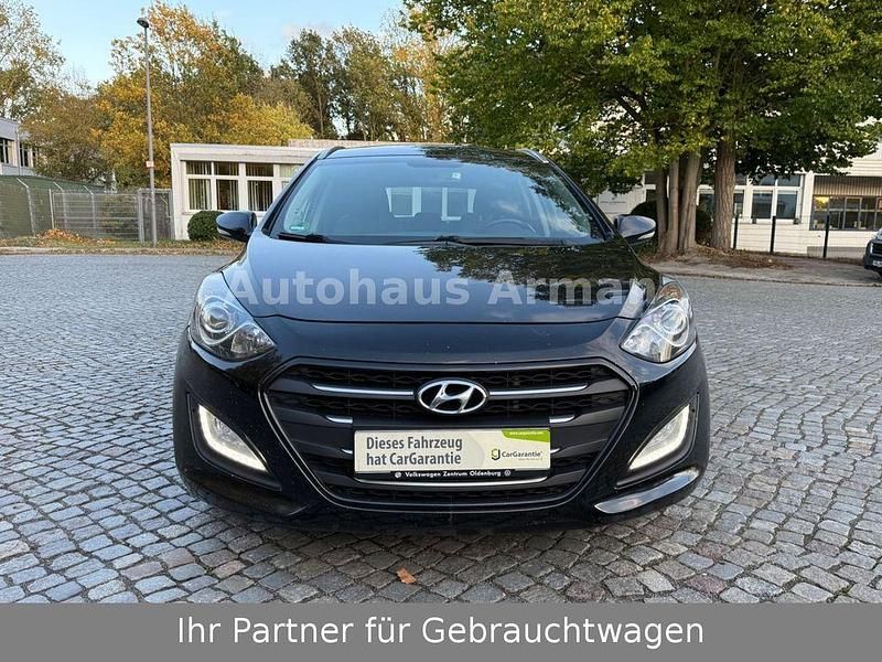 Gebraucht Hyundai i30 Style 136 PS (100 kW) 2017 Schwarz Kombi