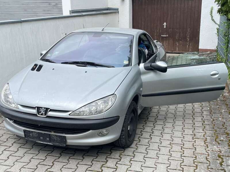 Silber Gebraucht 2000 Peugeot 206 CC Cabrio | 2.700 € (Teuer) - Bild 1/4