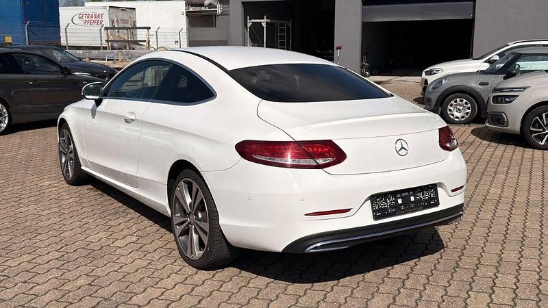 Gebraucht Mercedes C220 170 PS (125 kW) 2016 Weiß Coupé