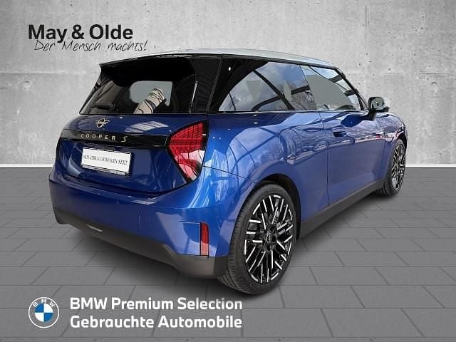 Gebraucht Mini Cooper SE 160 kW (218 PS) 2024 Blau Kleinwagen