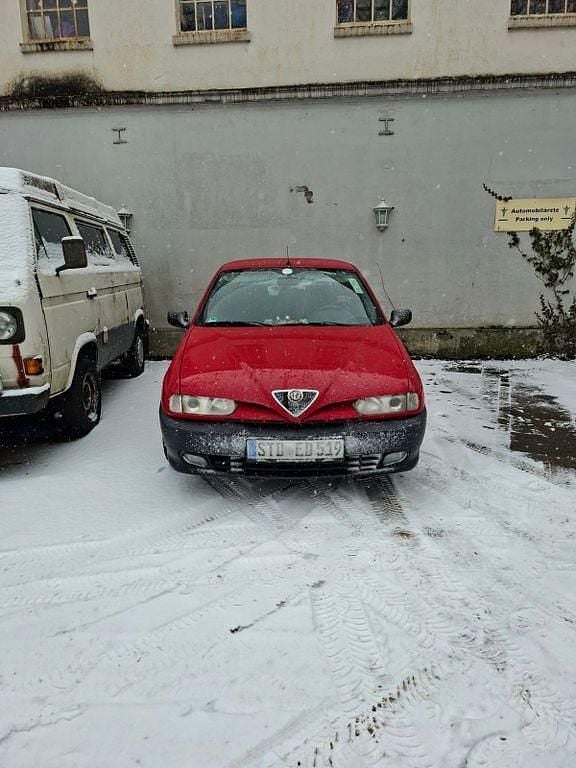 Gebraucht Alfa Romeo 146 102 PS (75 kW) 1998 Rot Kleinwagen