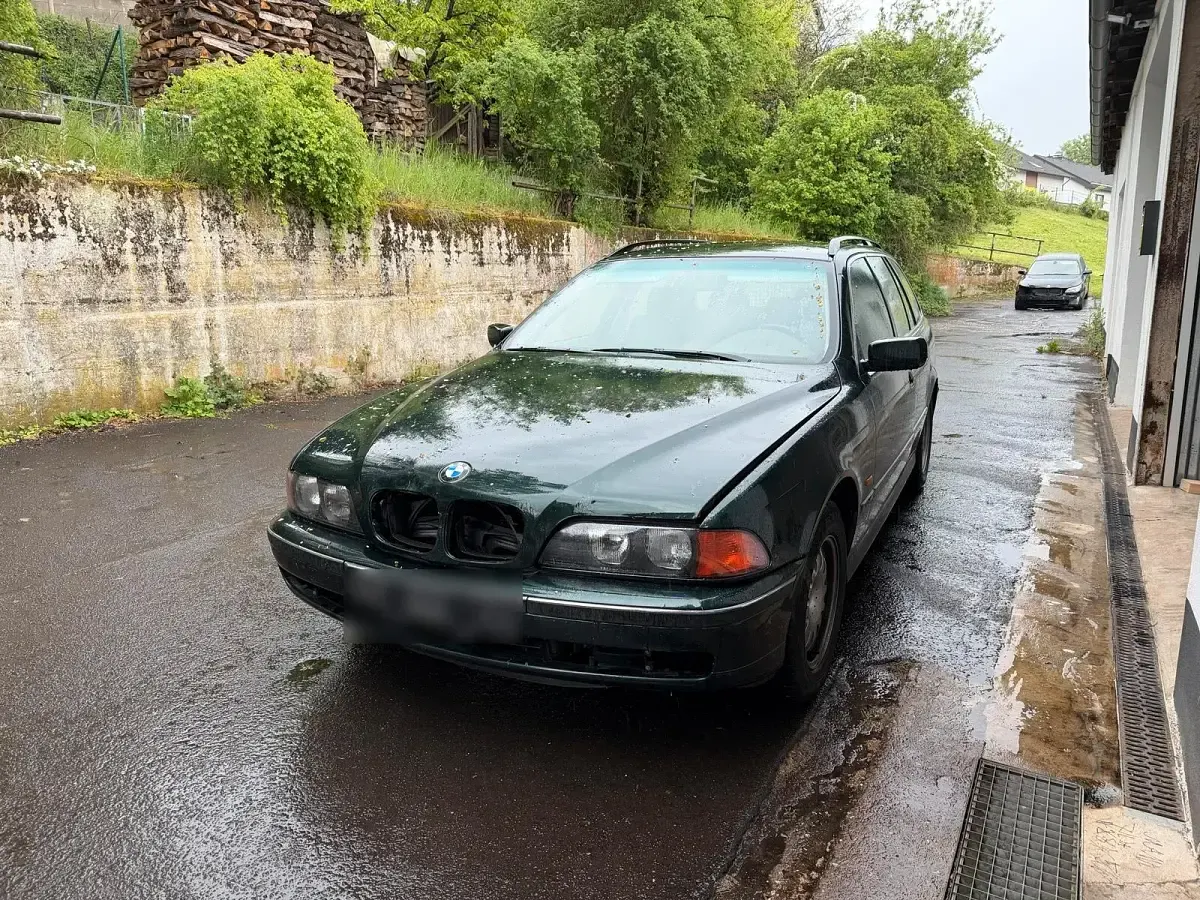 Second-hand BMW 520 170 CP (125 kW) 2000 Verde Break