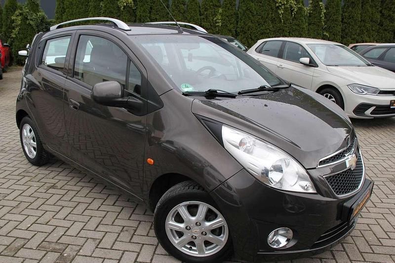 Gebraucht Chevrolet Spark LS 82 PS (60 kW) 2011 Coconut champagne met Kleinwagen