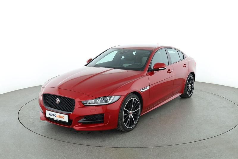 Rot Gebraucht 2015 Jaguar XE R-Sport Limousine | 18.650 € (Teuer) - Bild 1/3