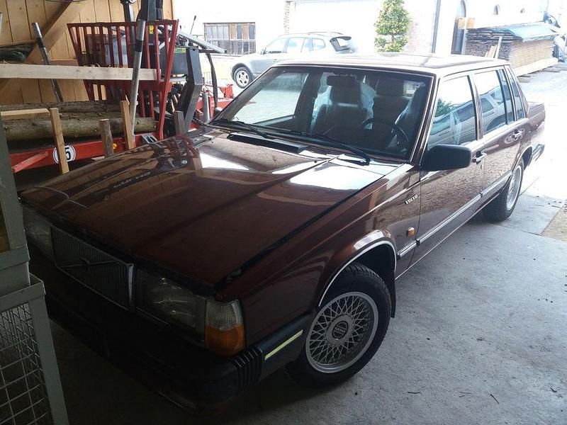 Gebraucht Volvo 760 160 PS (117 kW) 1983 Braun Limousine