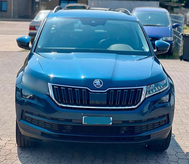 Blau Gebraucht 2018 Skoda Kodiaq SUV | 27.500 € (Guter Preis) - Bild 1/4