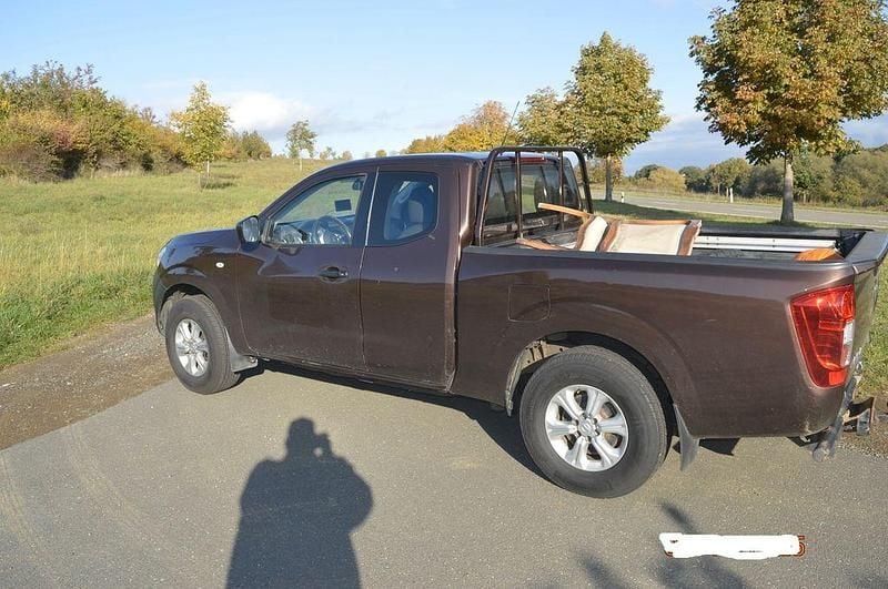 Gebraucht Nissan Navara 163 PS (119 kW) 2017 Braun Abholung