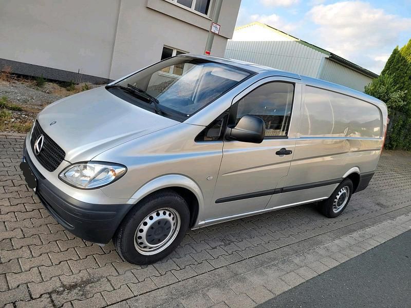 Silber Gebraucht 2008 Mercedes Vito Van / Kleinbus | 4.750 € - Bild 1/4