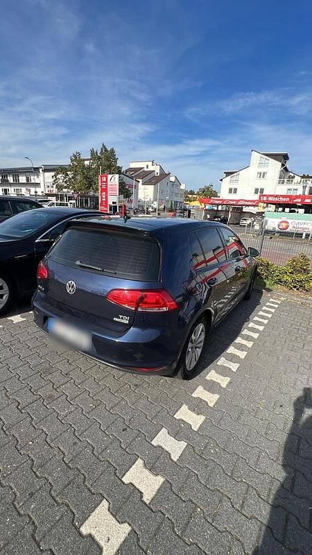Gebraucht VW Golf VII 115 PS (84 kW) 2015 Blau Kleinwagen