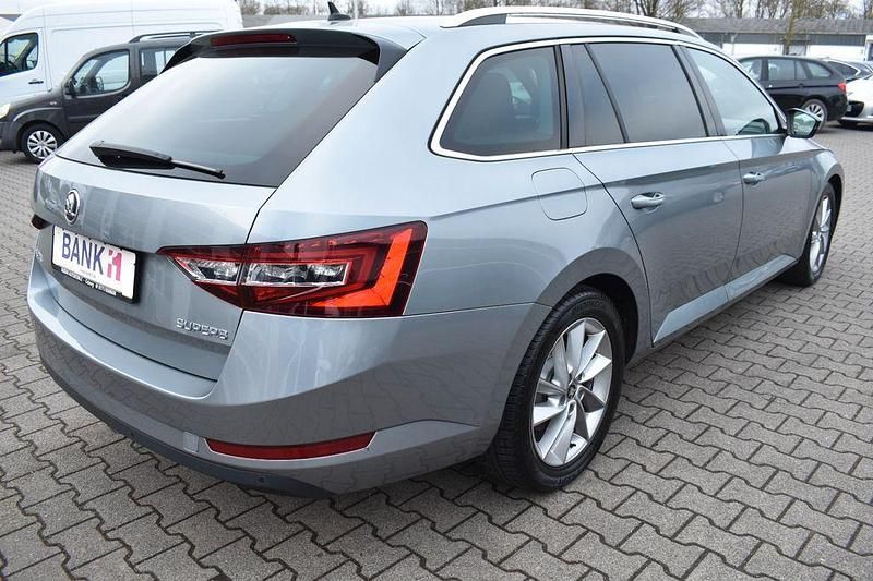 Gebraucht Skoda Superb Style 190 PS (139 kW) 2017 Grau Kombi