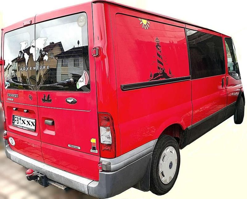 Second-hand Ford Transit Basis 101 CP (74 kW) 2011 Roșu Van