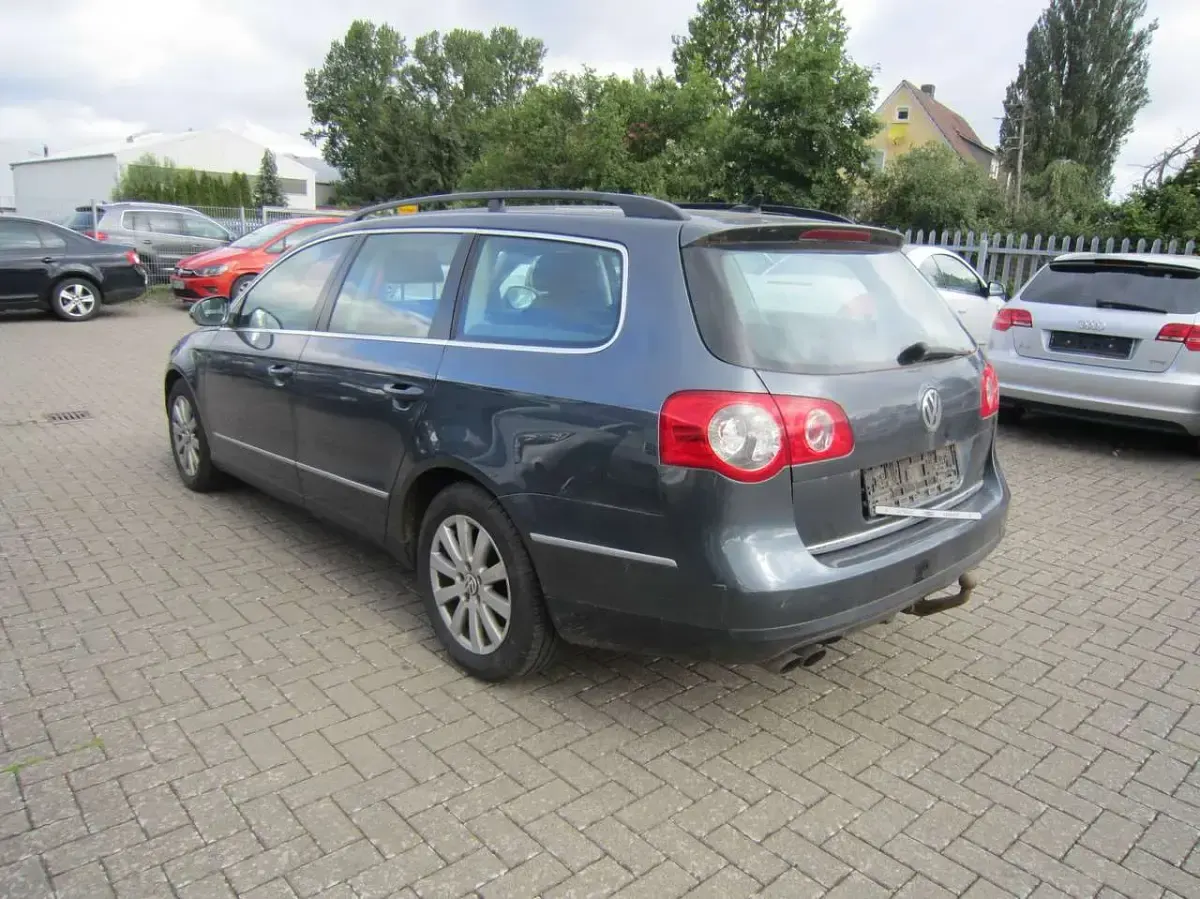 Gebraucht VW Passat Comfortline 140 PS (102 kW) 2010 Islandgrau perleffekt Kombi