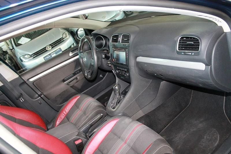 Gebraucht VW Golf VI Match 105 PS (77 kW) 2012 Blau Kleinwagen