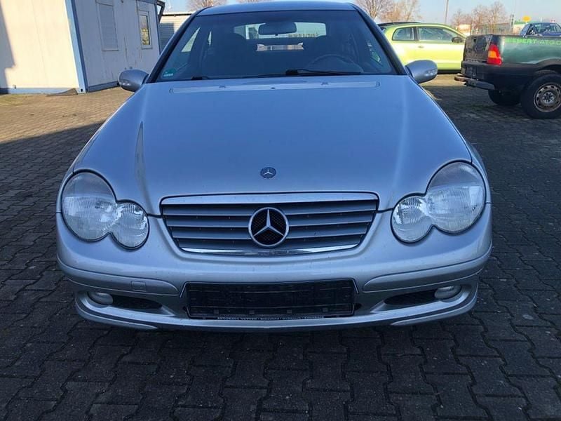Silber Gebraucht 2001 Mercedes C180 Coupé | 1.990 € (Superpreis) - Bild 1/4