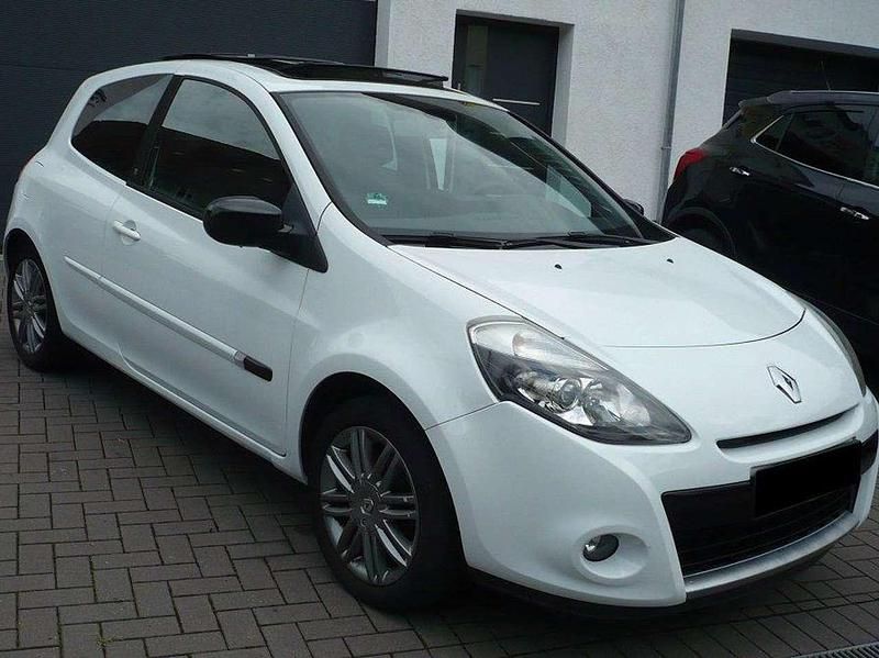 Weiß Gebraucht 2010 Renault Clio II Limousine | 2.400 € (Guter Preis) - Bild 1/4