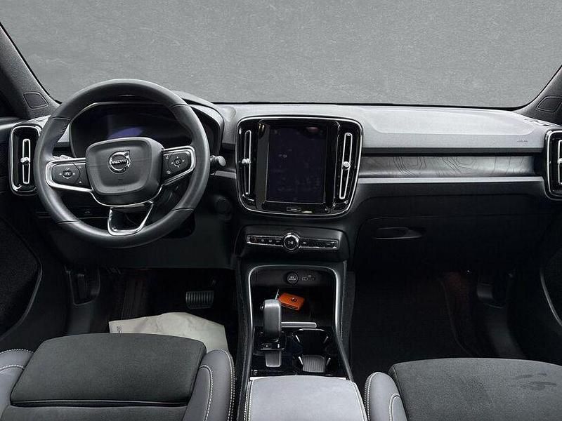 Gebraucht Volvo C40 300 kW (408 PS) 2022 Fjord blue metallic (metallic) SUV