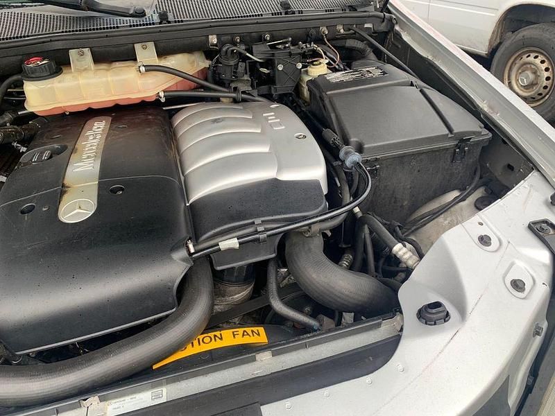 Gebraucht Mercedes ML270 163 PS (119 kW) 2001 Silber SUV