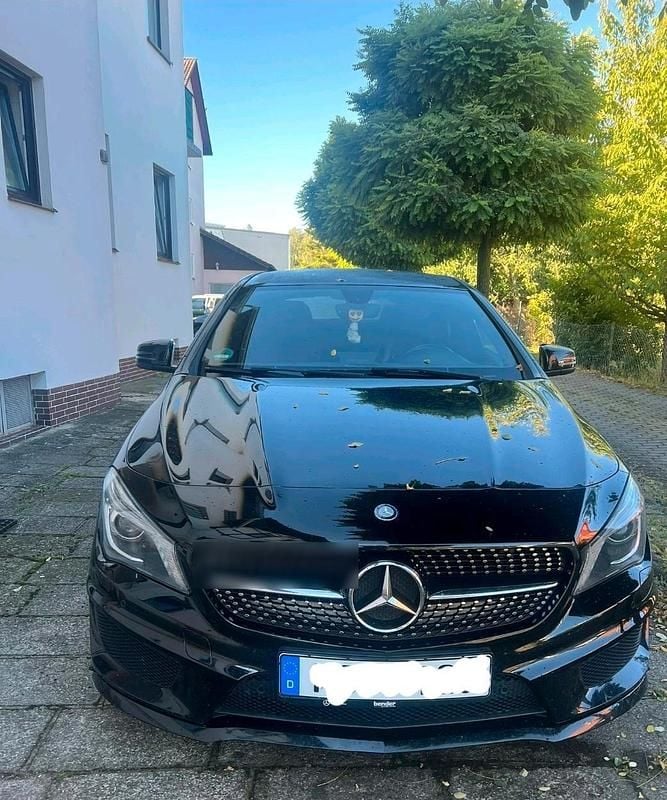 Schwarz Gebraucht 2014 Mercedes CLA220 Limousine | 15.000 € (Etwas zu teuer) - Bild 1/4