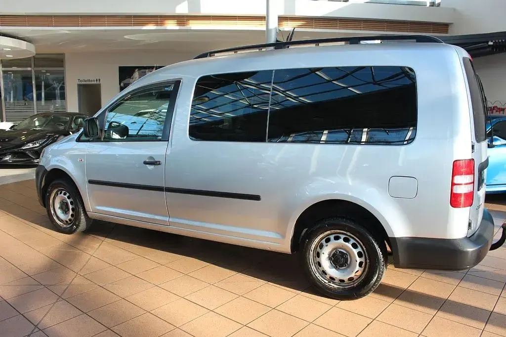 Usado VW Caddy 140 HP (102 kW) 2015 Prateado Monovolume
