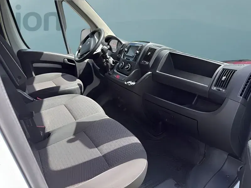 Gebraucht Peugeot Boxer 140 PS (102 kW) 2023 Weiß Van