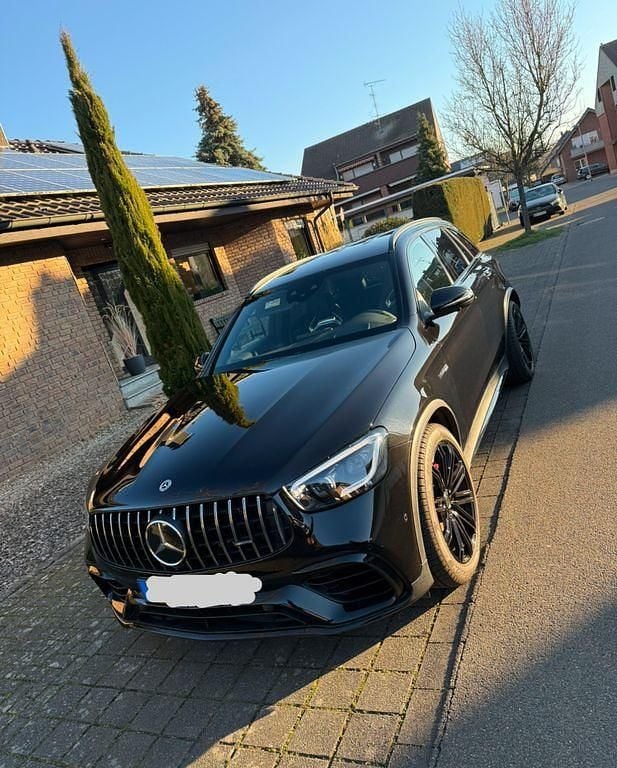 Schwarz Gebraucht 2020 Mercedes GLC63 AMG AMG SUV | 58.000 € (Fairer Preis) - Bild 1/4