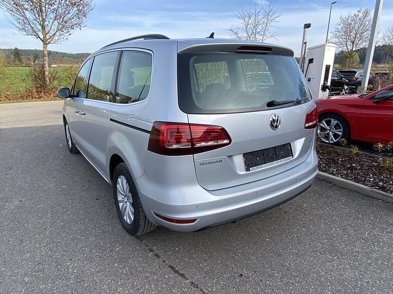 Gebraucht VW Sharan Comfortline 150 PS (110 kW) 2020 Silber Van / Kleinbus