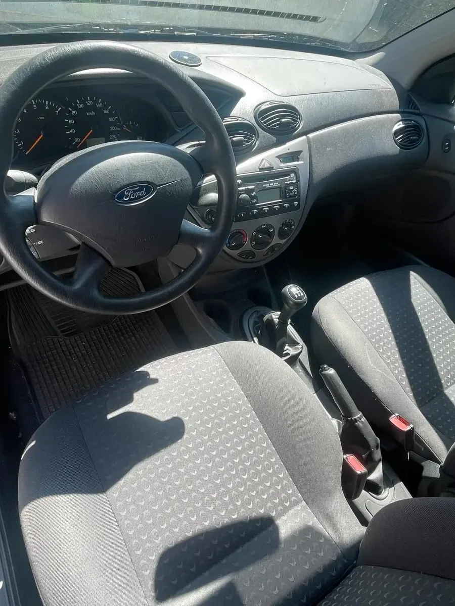 Brugt Ford Focus 101 HK (74 kW) 2004 Grå Sedan