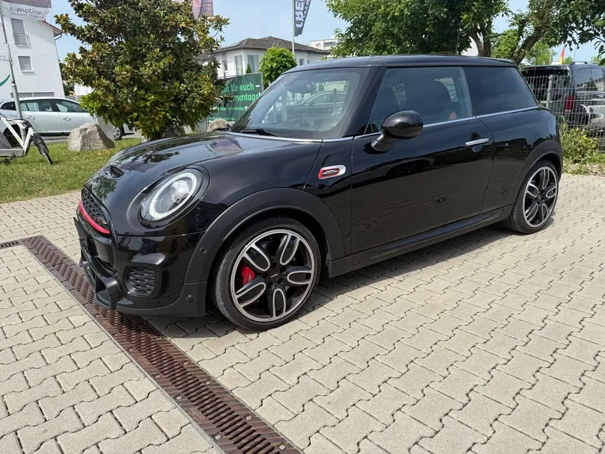 Gebraucht Mini John Cooper Works 231 PS (169 kW) 2018 Schwarz Kleinwagen