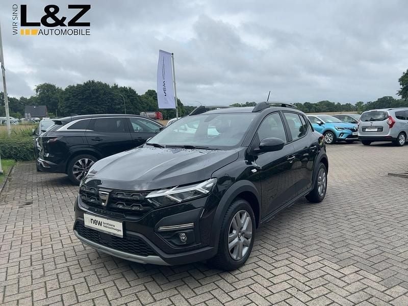 Schwarz Gebraucht 2021 Dacia Sandero Comfort Kleinwagen | 14.980 € (Fairer Preis) - Bild 1/4