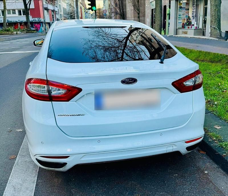 Gebraucht Ford Mondeo Titanium 203 PS (149 kW) 2017 Weiß Limousine