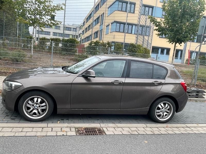 Braun Gebraucht 2013 BMW 114 Kleinwagen | 5.000 € (Superpreis) - Bild 1/4