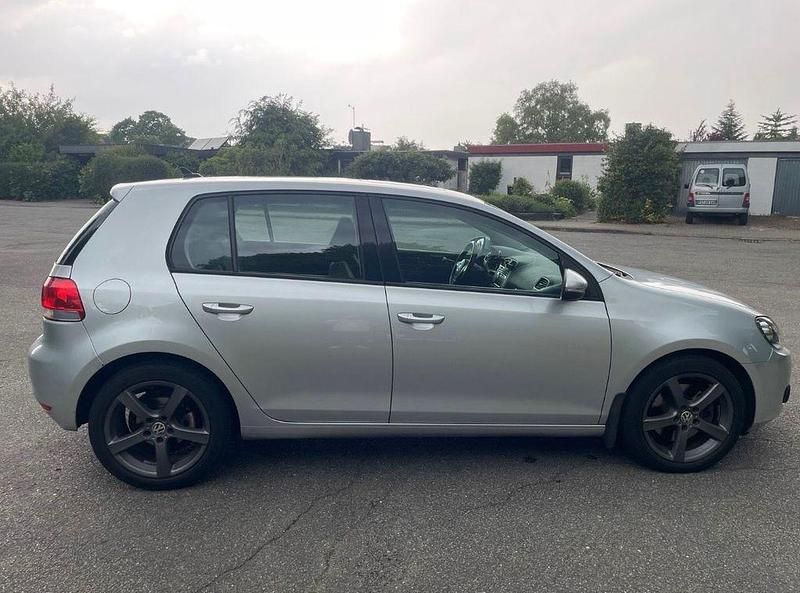 Gebraucht VW Golf VI Comfortline 140 PS (102 kW) 2009 Silber Kleinwagen