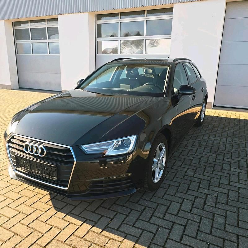 Gebraucht Audi A4 150 PS (110 kW) 2019 Schwarz Kombi