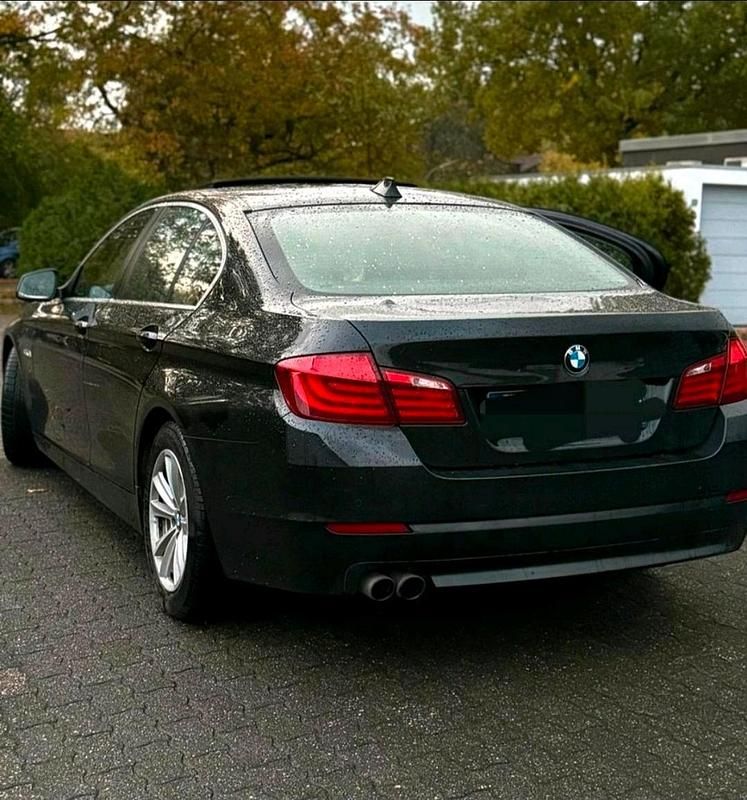Gebraucht BMW 523 204 PS (150 kW) 2010 Schwarz Limousine